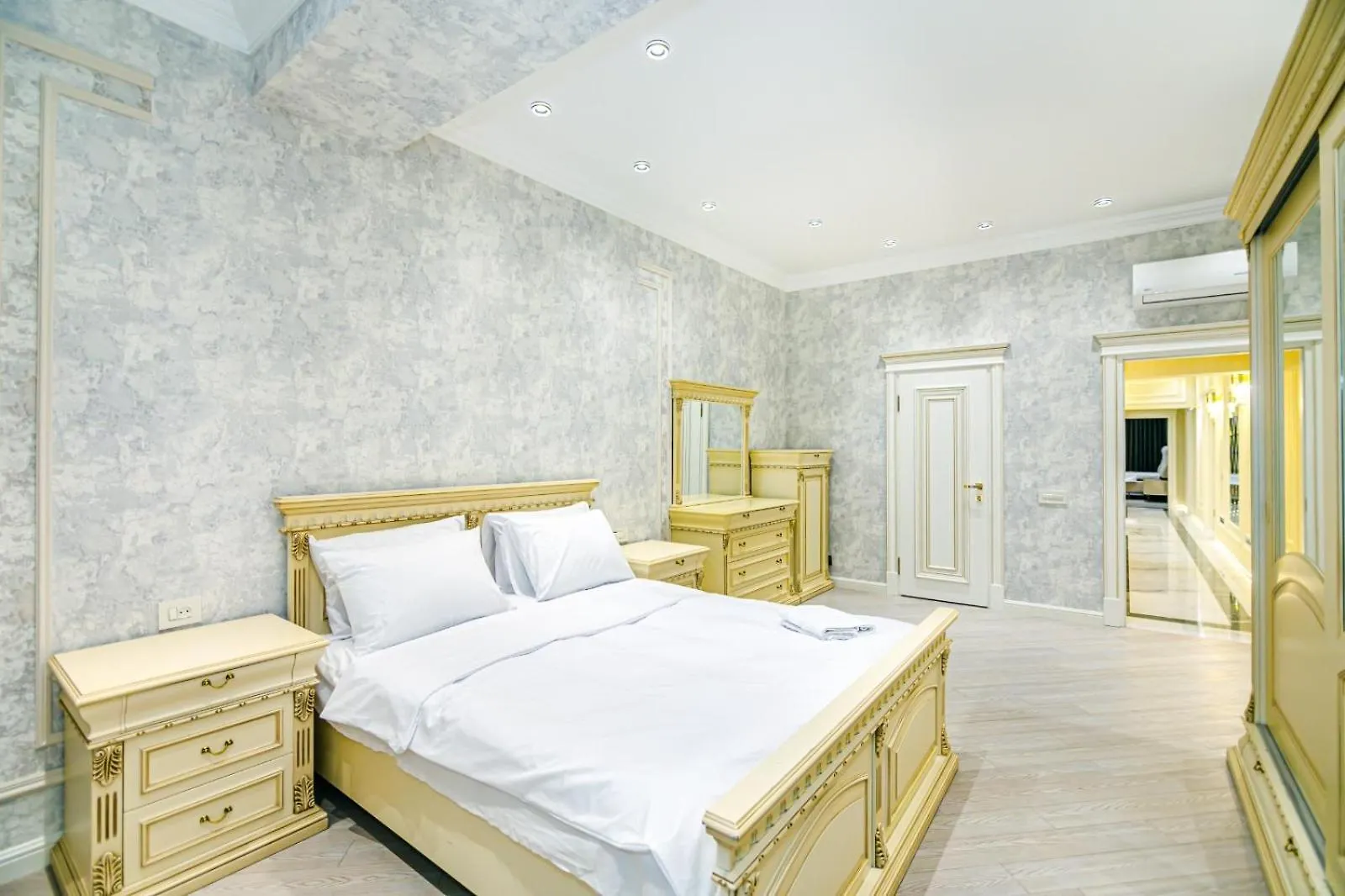 Premium Apartment In Street Nizami Baku